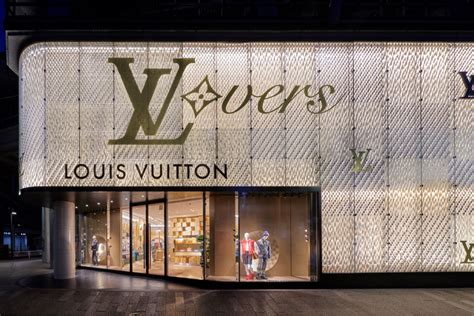 LOUIS VUITTON POP.